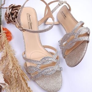 Badgley Mischka Silver Sparkle Kitten Heels Sz 9
